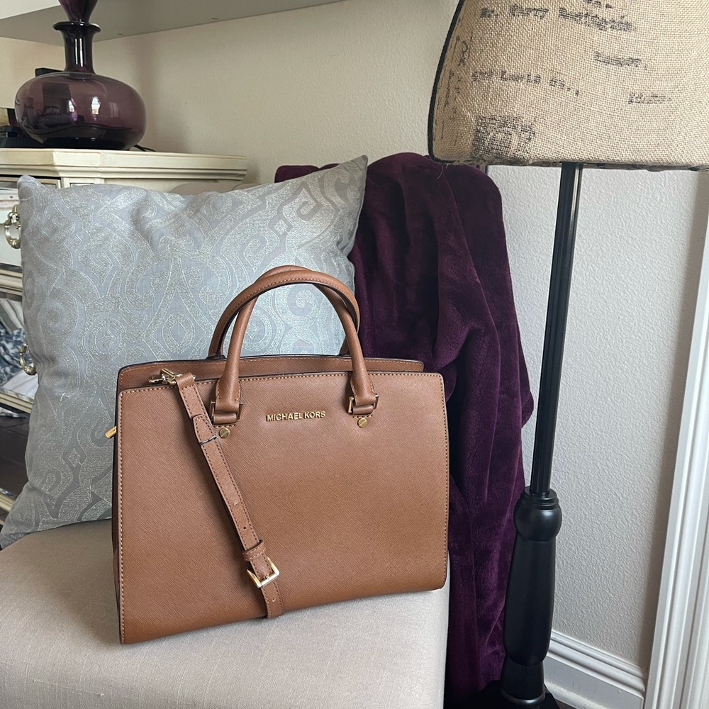Michael Kors Large Selma in Luggage color